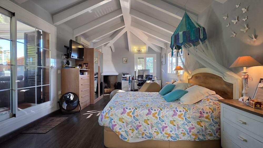 Property 2438 - Image 52